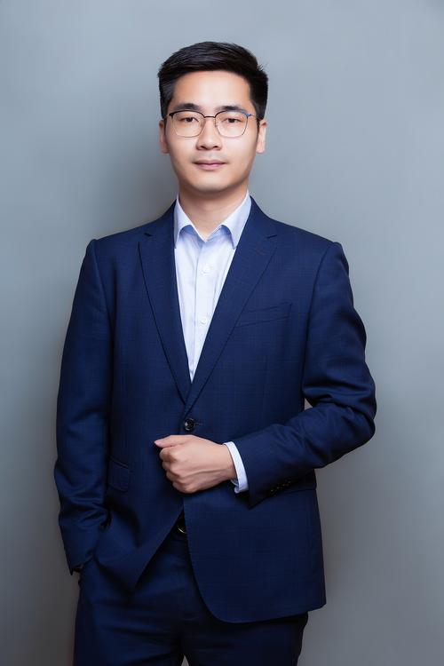 周洪 动态图形设计负责人